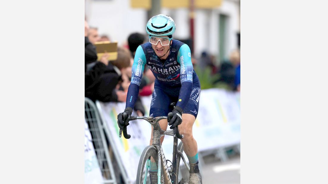 Bilbao leads Victorious in tough Spain races